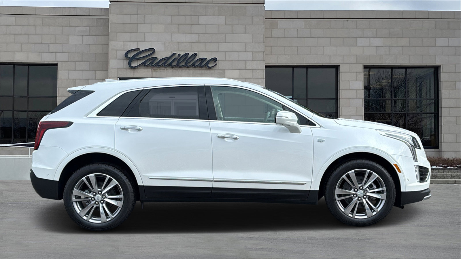 New 2026 Cadillac XT5 Premium Luxury w/ Driver Assist Package image 2