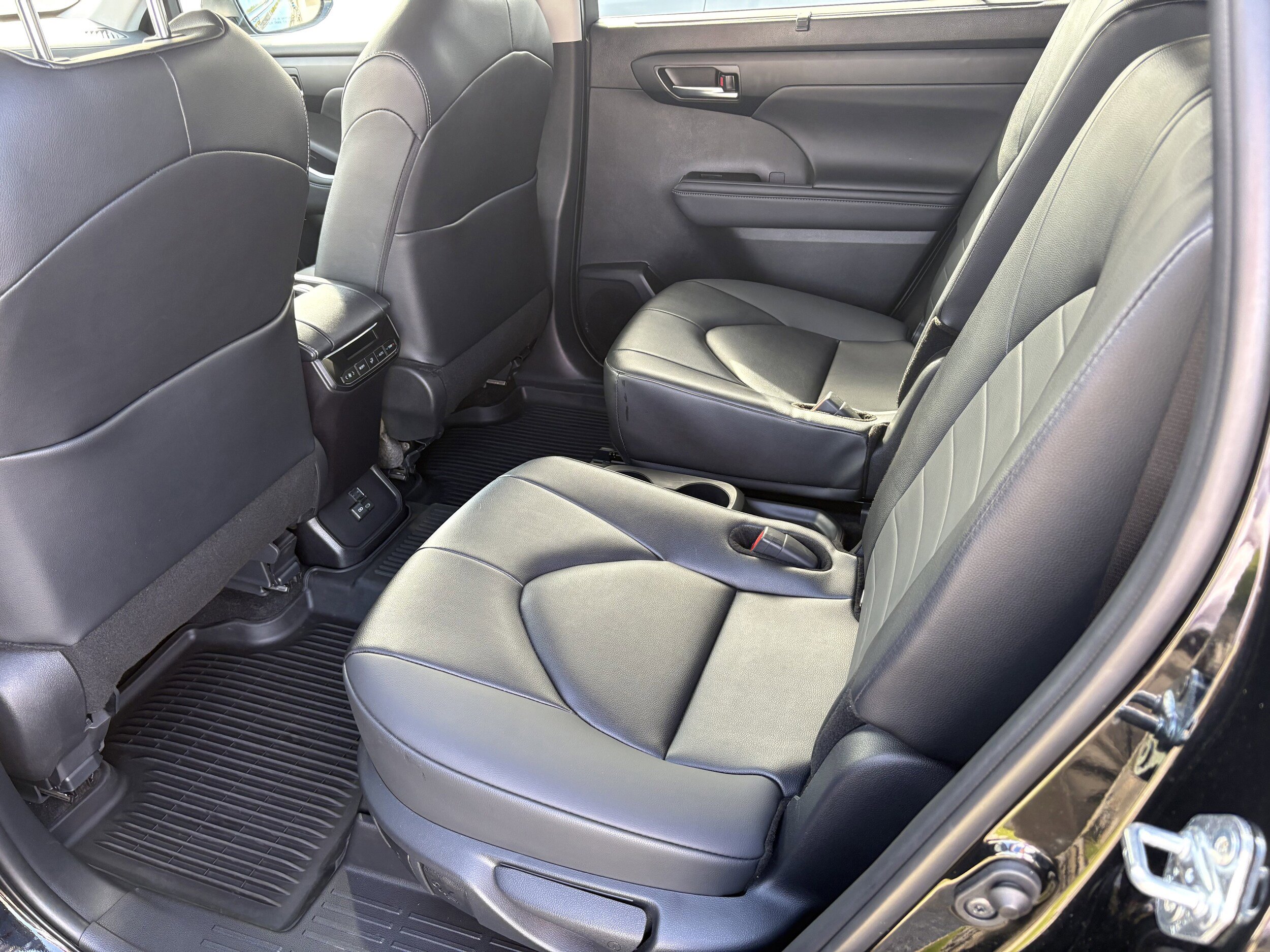 Certified 2025 Toyota Highlander XLE AWD/4WD image 7