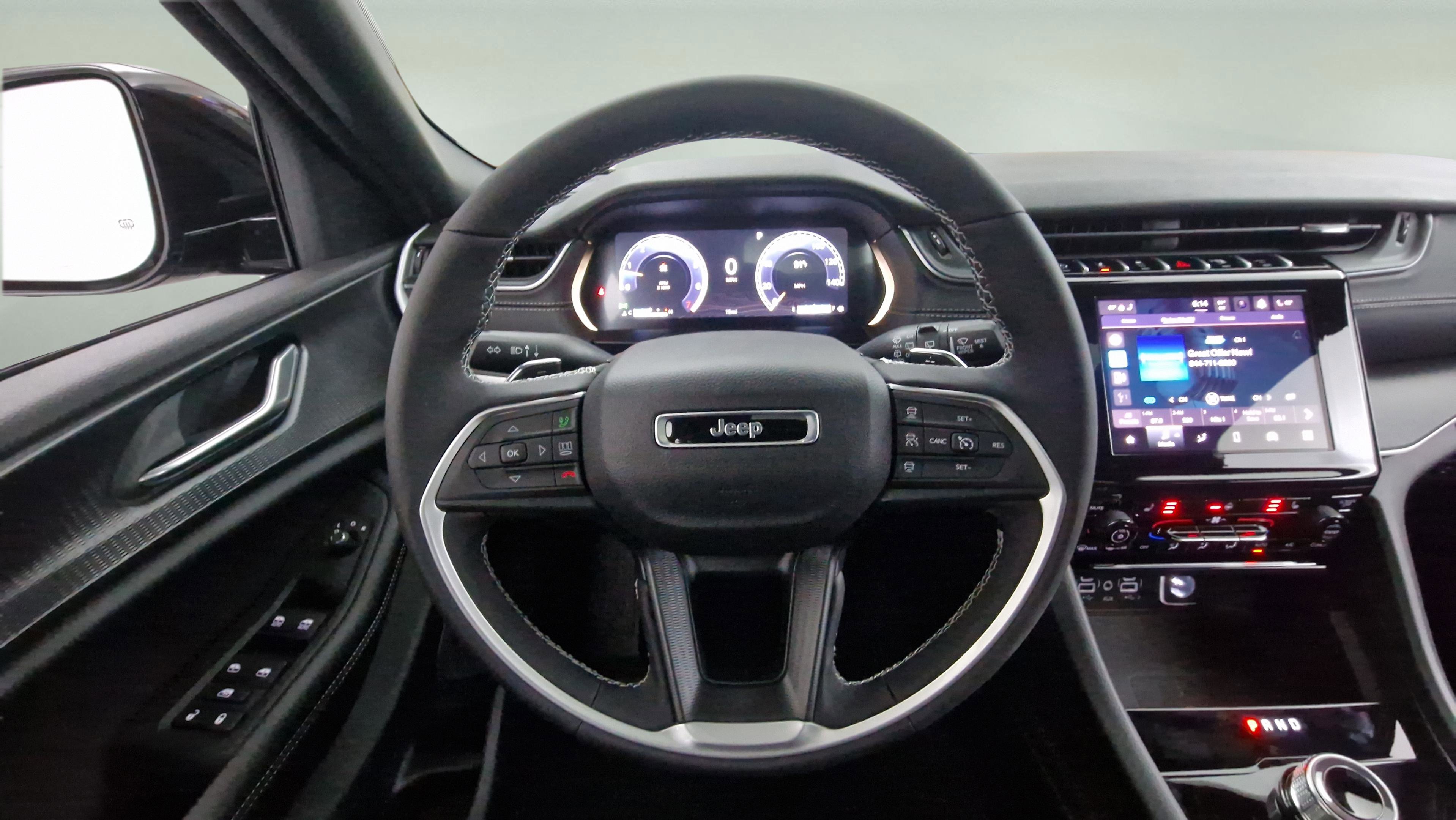 New 2025 Jeep Grand Cherokee L Altitude image 10