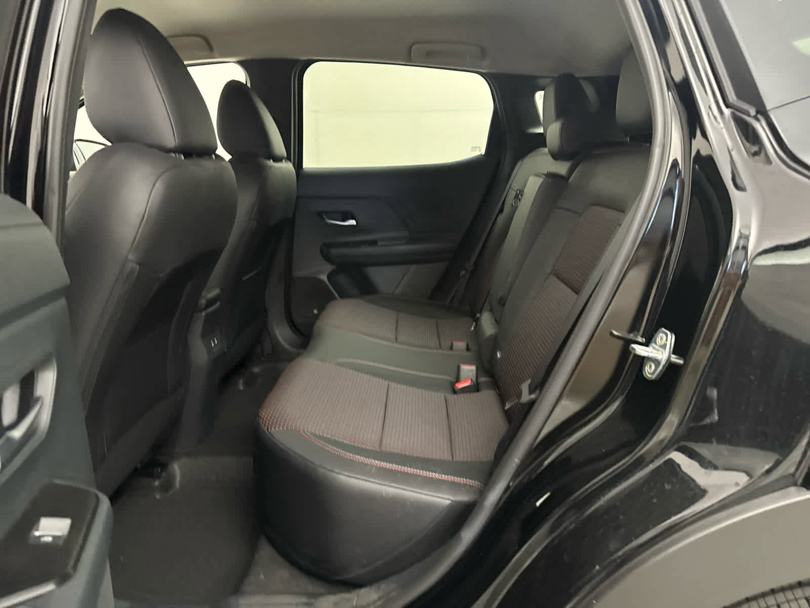 New 2026 Nissan Kicks SR w/ Illumination Package image 11