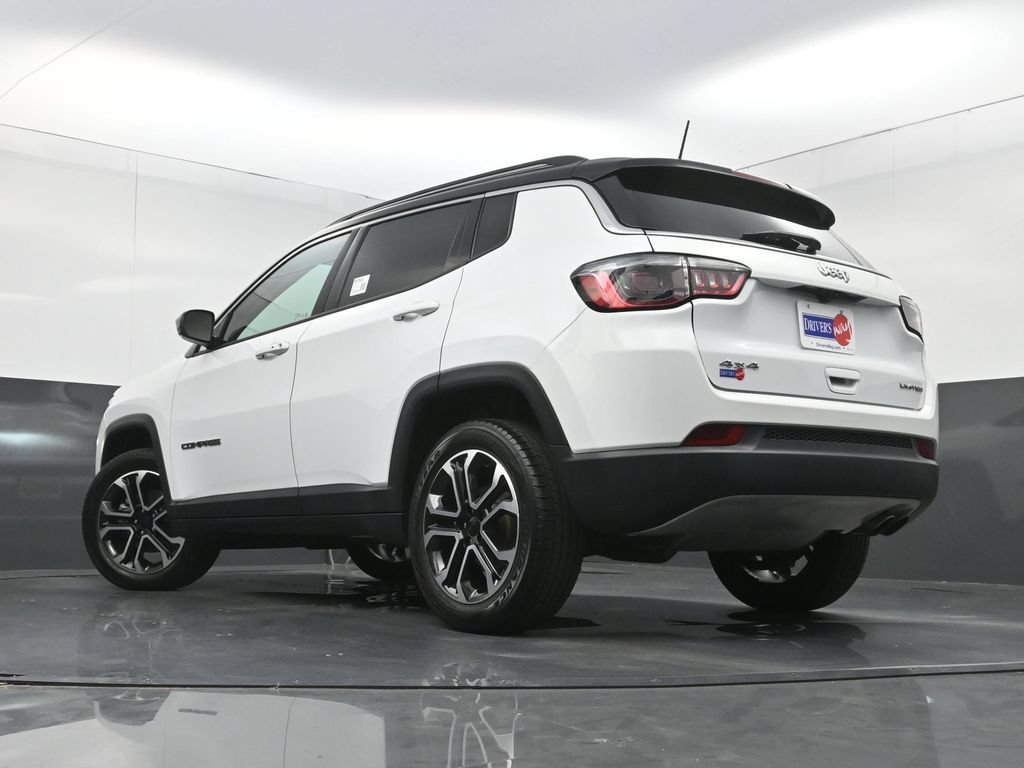 Used 2022 Jeep Compass Limited AWD/4WD image 29