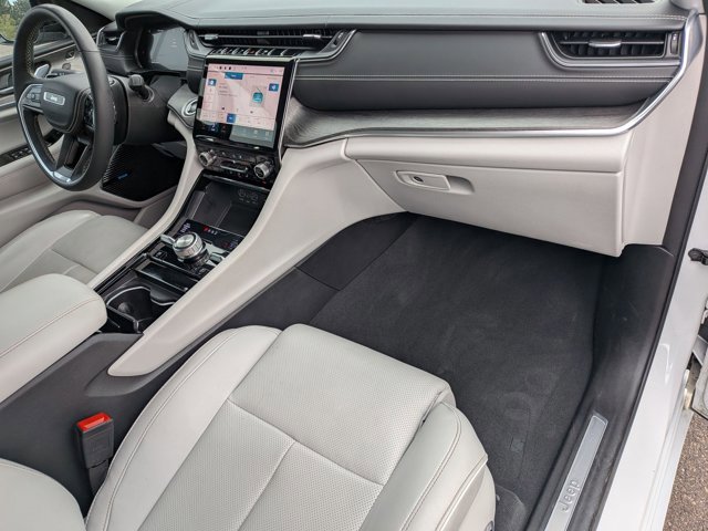 Used 2023 Jeep Grand Cherokee Overland w/ Luxury Tech Group IV AWD/4WD image 23