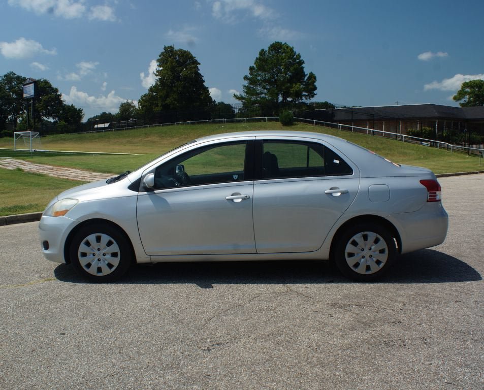 Used 2010 Toyota Yaris Sedan FWD image 8