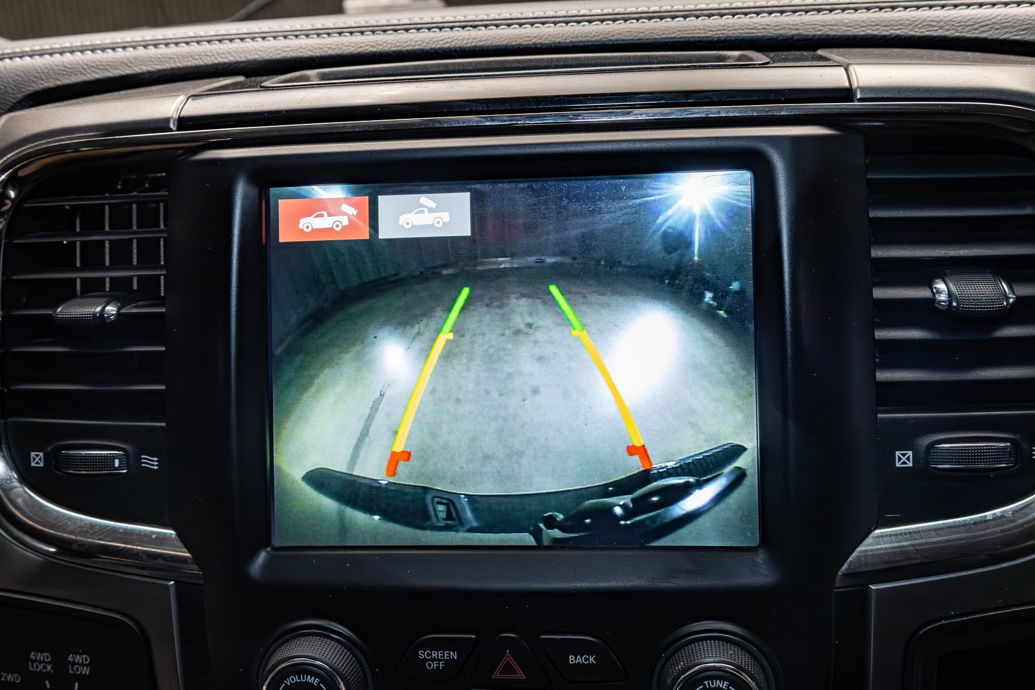 Used 2018 RAM 2500 Laramie w/ Sport Appearance Group AWD/4WD image 19