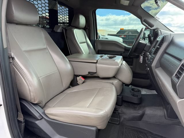 Used 2017 Ford F550 4x4 Regular Cab Super Duty image 34