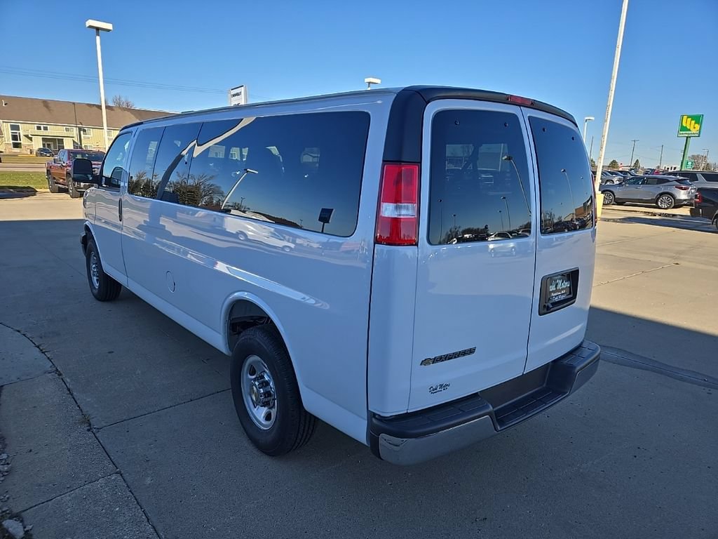 Used 2025 Chevrolet Express 3500 LT w/ LT Preferred Equipment Group RWD image 7