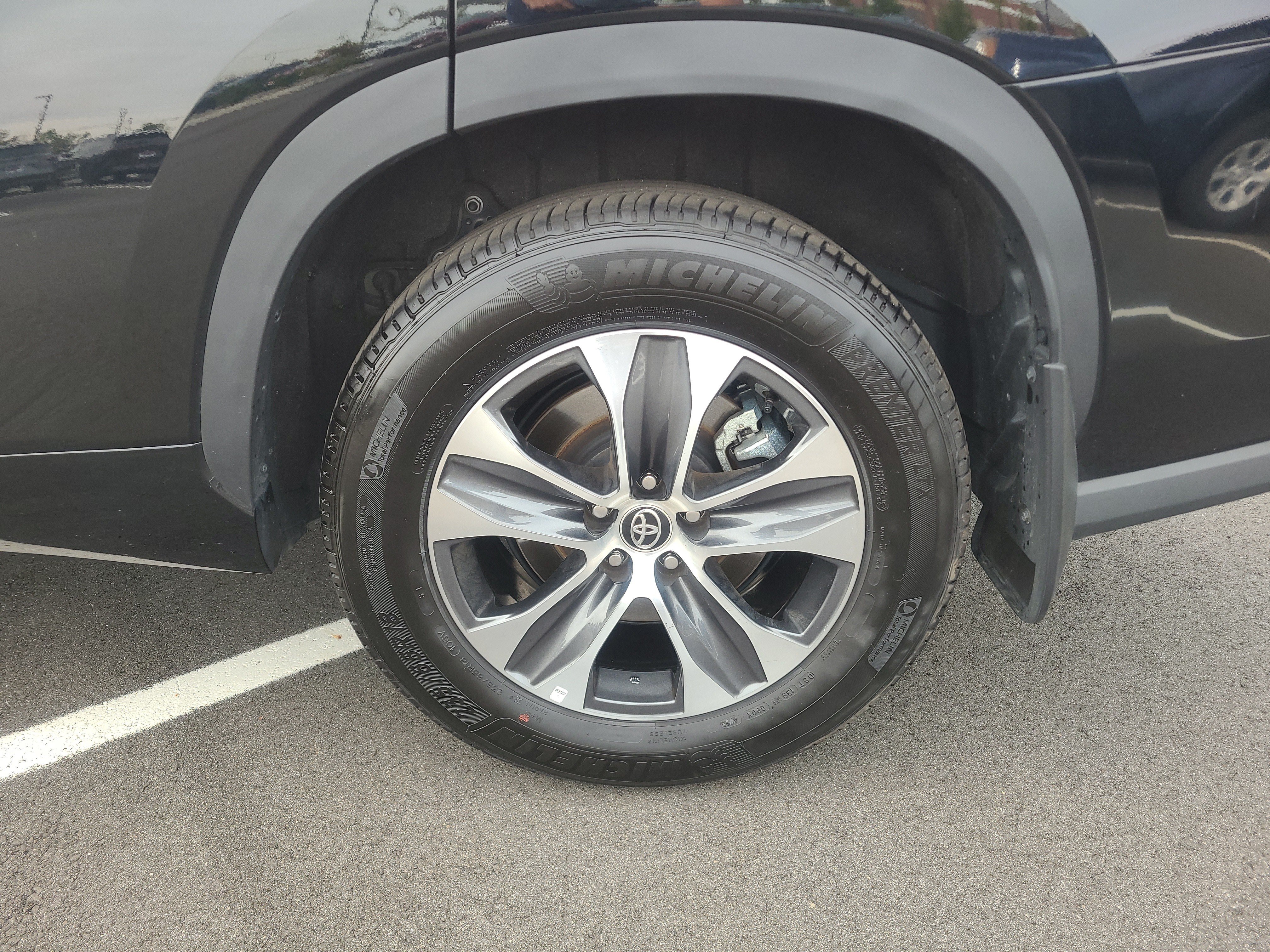 Certified 2026 Toyota Highlander XLE AWD/4WD image 10