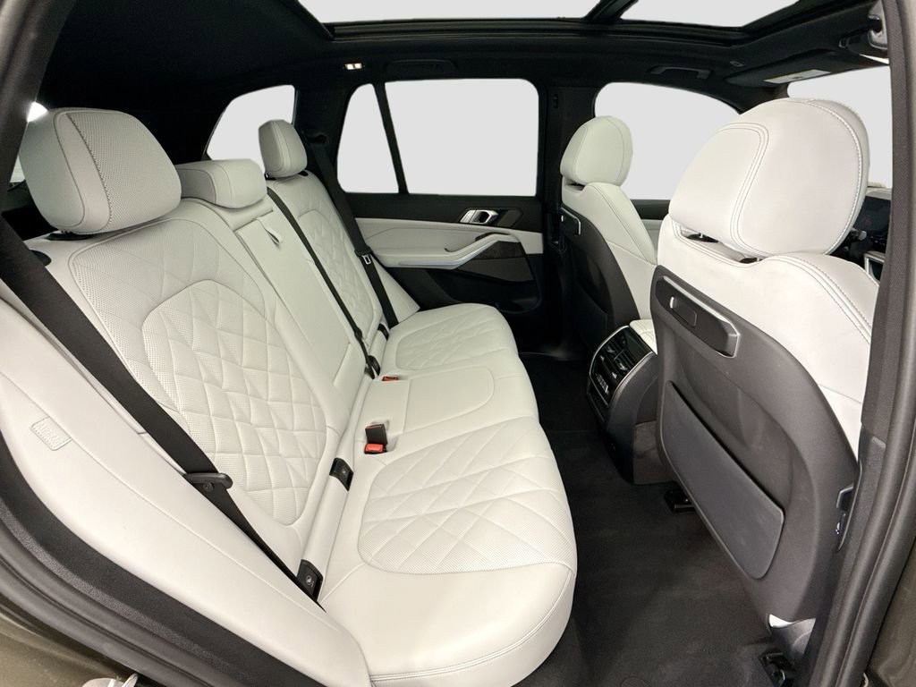 Certified 2024 BMW X5 xDrive40i w/ Premium Package AWD/4WD image 21