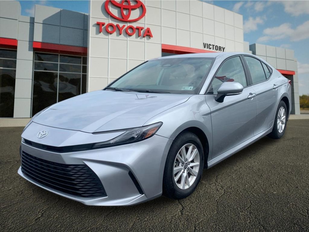 Used 2025 Toyota Camry LE FWD image 7