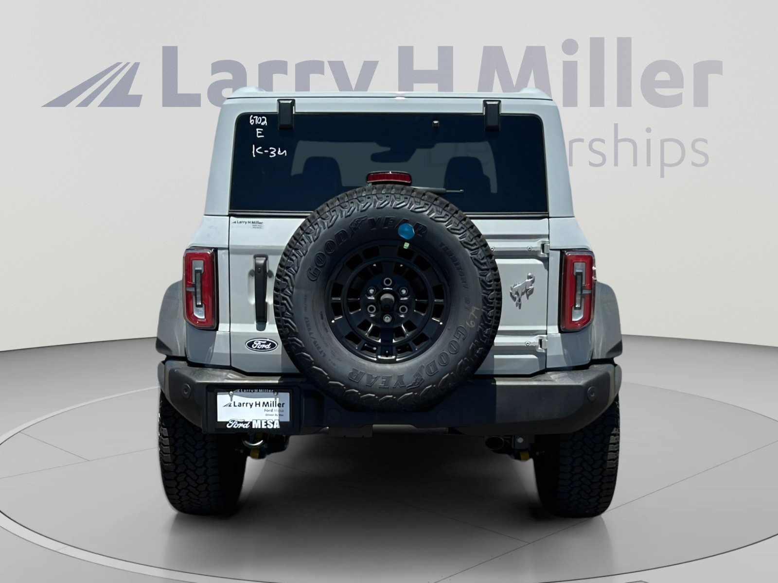 New 2026 Ford Bronco Outer Banks w/ Sasquatch Package AWD/4WD image 4