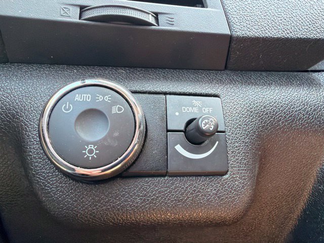 Used 2011 Chevrolet Traverse LT FWD image 20