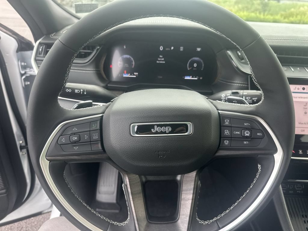 New 2026 Jeep Grand Cherokee L 4WD image 21