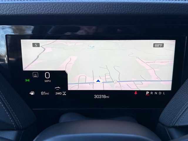 Used 2025 GMC Yukon Denali AWD/4WD image 16