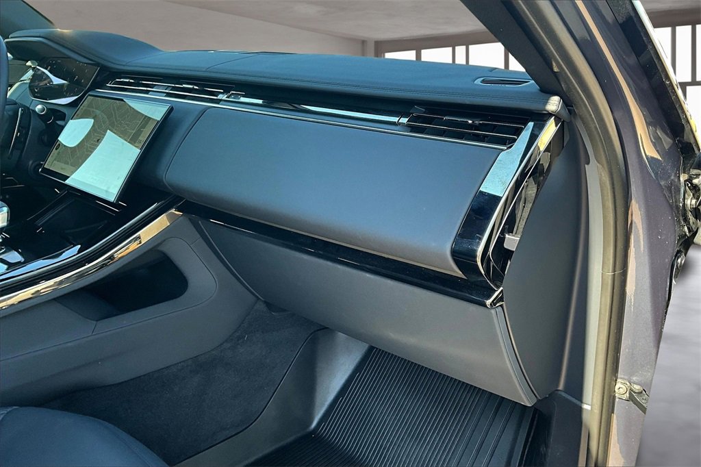 Certified 2025 Land Rover Range Rover Sport SE image 16