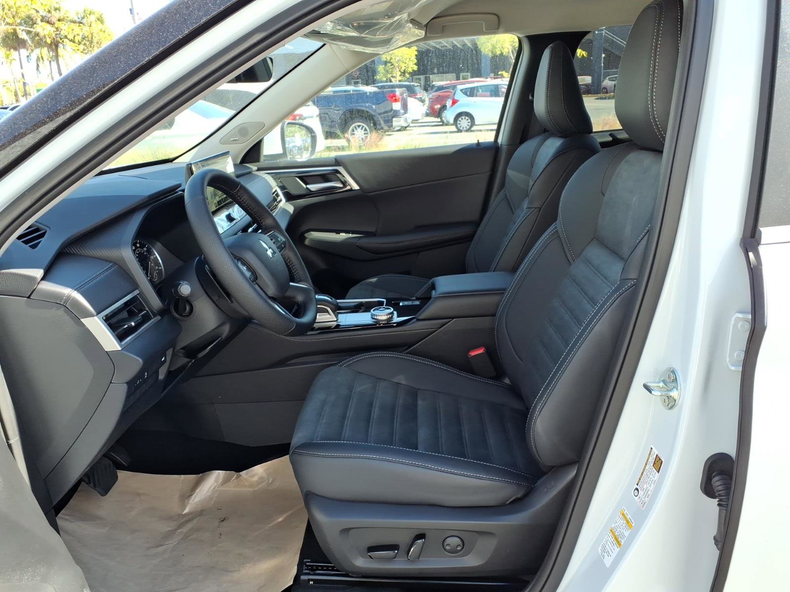 New 2026 Mitsubishi Outlander SE FWD image 12