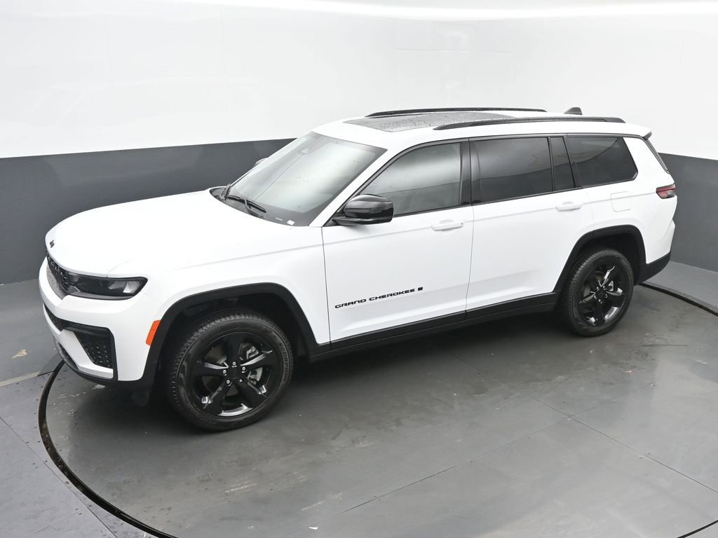 New 2026 Jeep Grand Cherokee L Limited w/ Limited Altitude Package AWD/4WD image 38