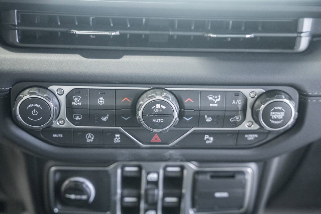 New 2026 Jeep Wrangler Rubicon w/ Dual Top Group image 23