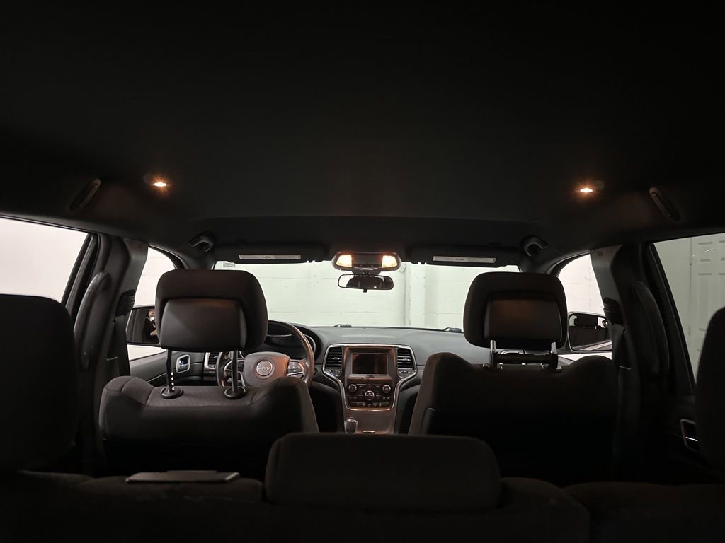 Used 2020 Jeep Grand Cherokee Laredo AWD/4WD image 16