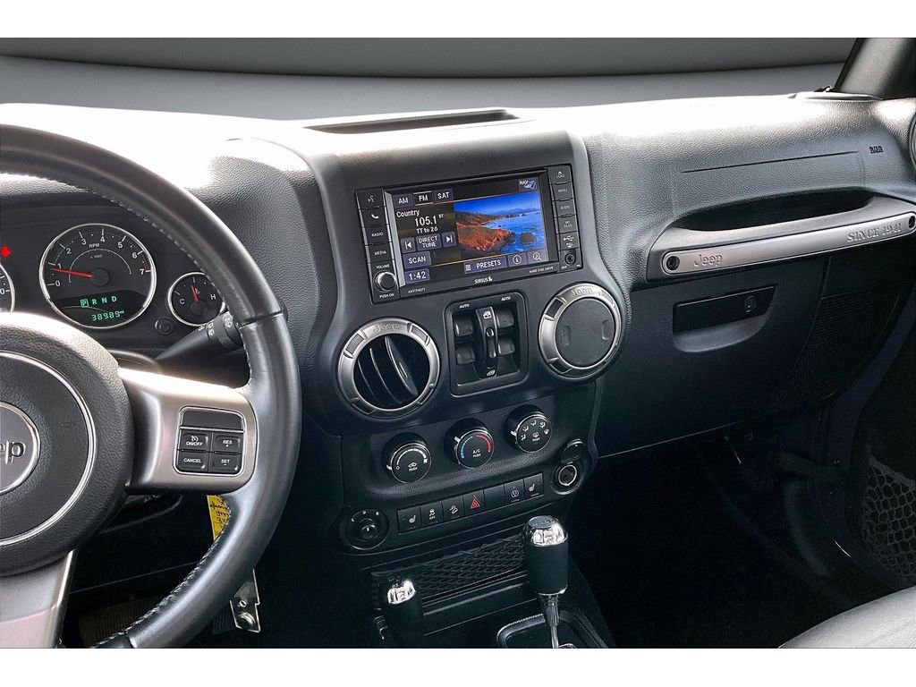 Used 2018 Jeep Wrangler Unlimited Sahara image 7