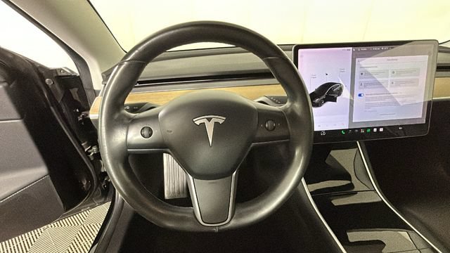 Used 2018 Tesla Model 3 Long Range RWD image 14