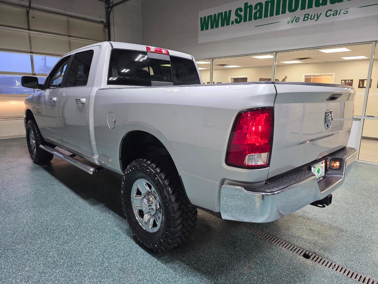 Used 2017 RAM 2500 SLT image 9