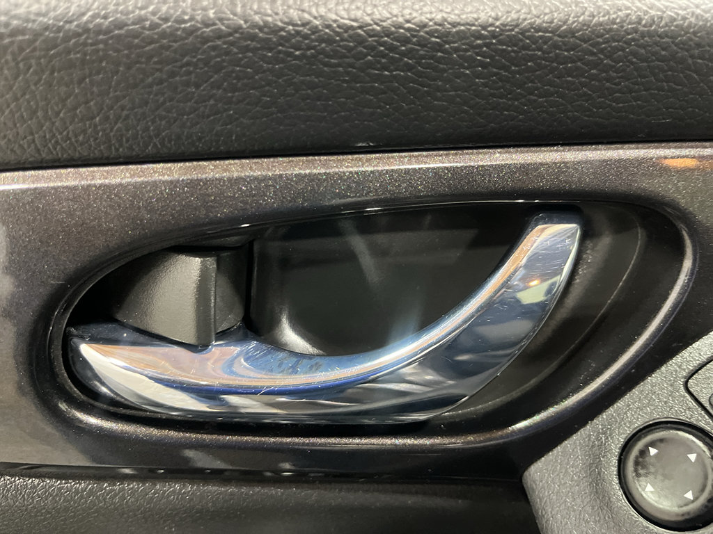 Used 2018 Nissan Rogue S AWD/4WD image 35
