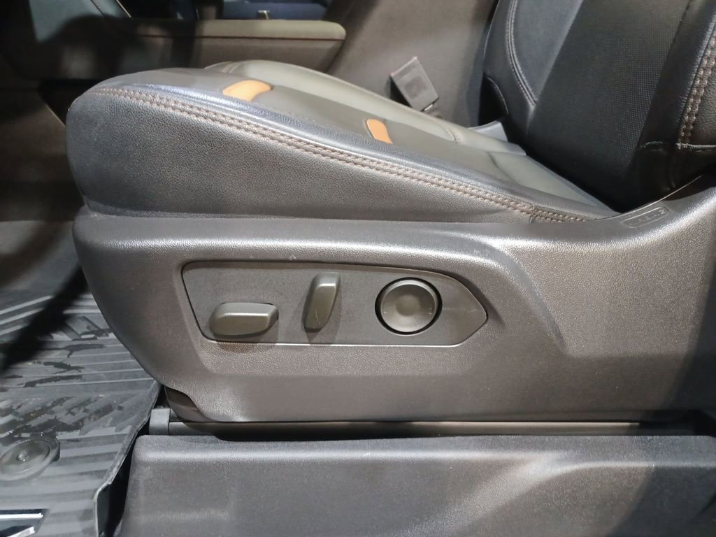 Used 2024 GMC Sierra 1500 AT4 w/ Technology Package image 14
