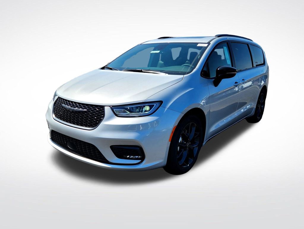 New 2026 Chrysler Pacifica Limited w/ Uconnect Theater Family Group image 3