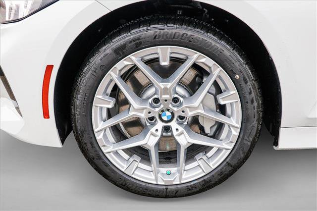 Certified 2025 BMW 330i xDrive Sedan w/ Convenience Package image 9