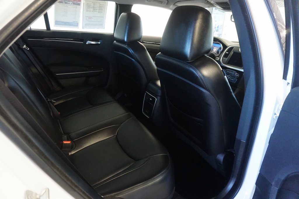 Used 2023 Chrysler 300 Touring L image 22