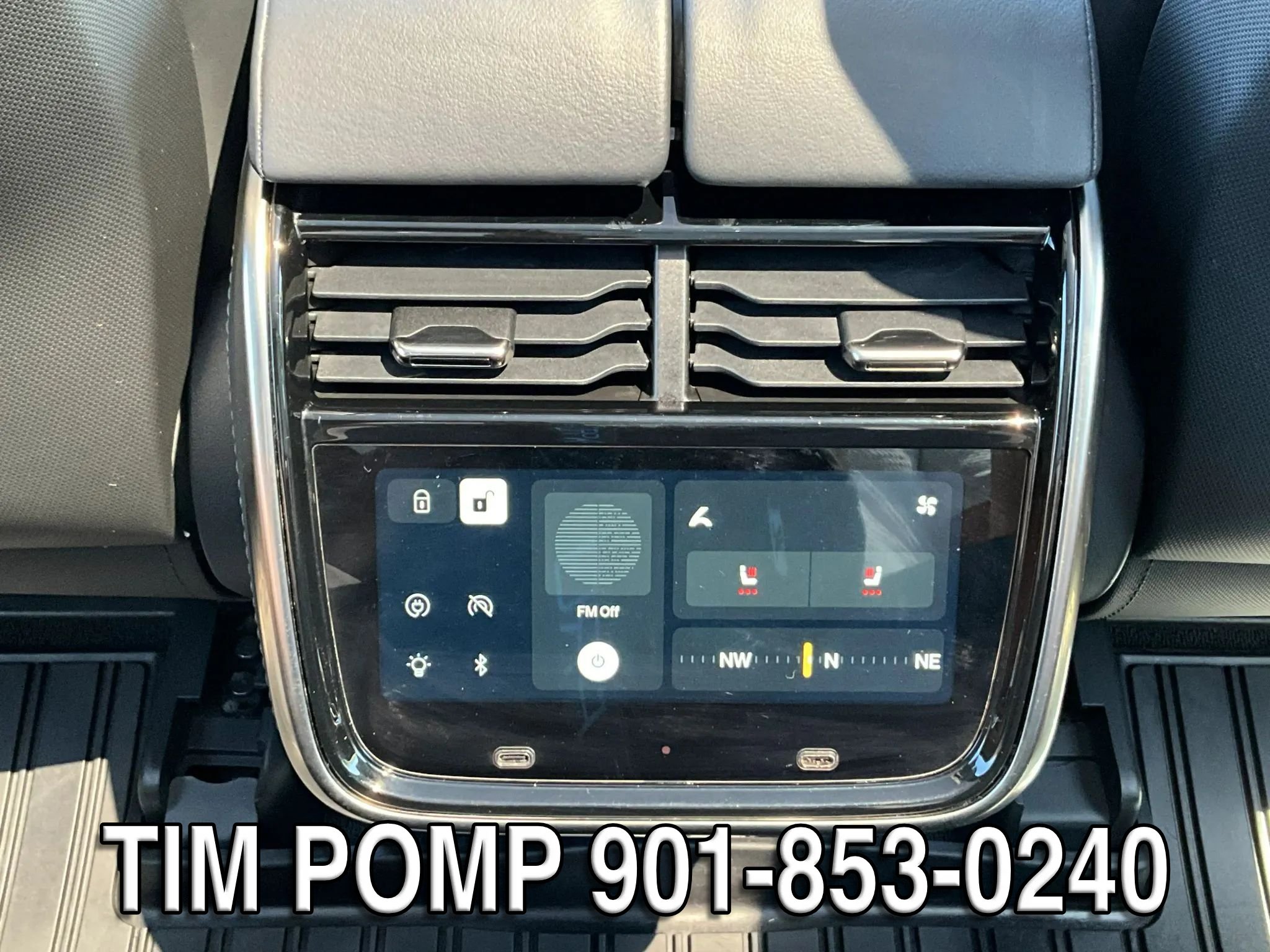 Used 2023 Rivian R1S Adventure AWD/4WD image 23