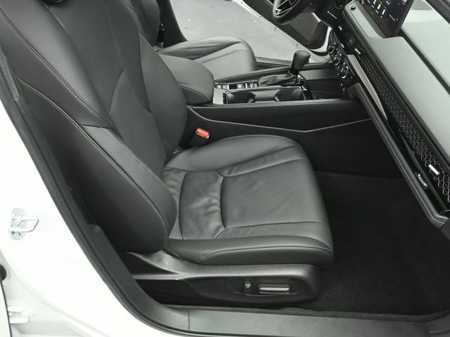 Used 2025 Honda Accord Sport image 30