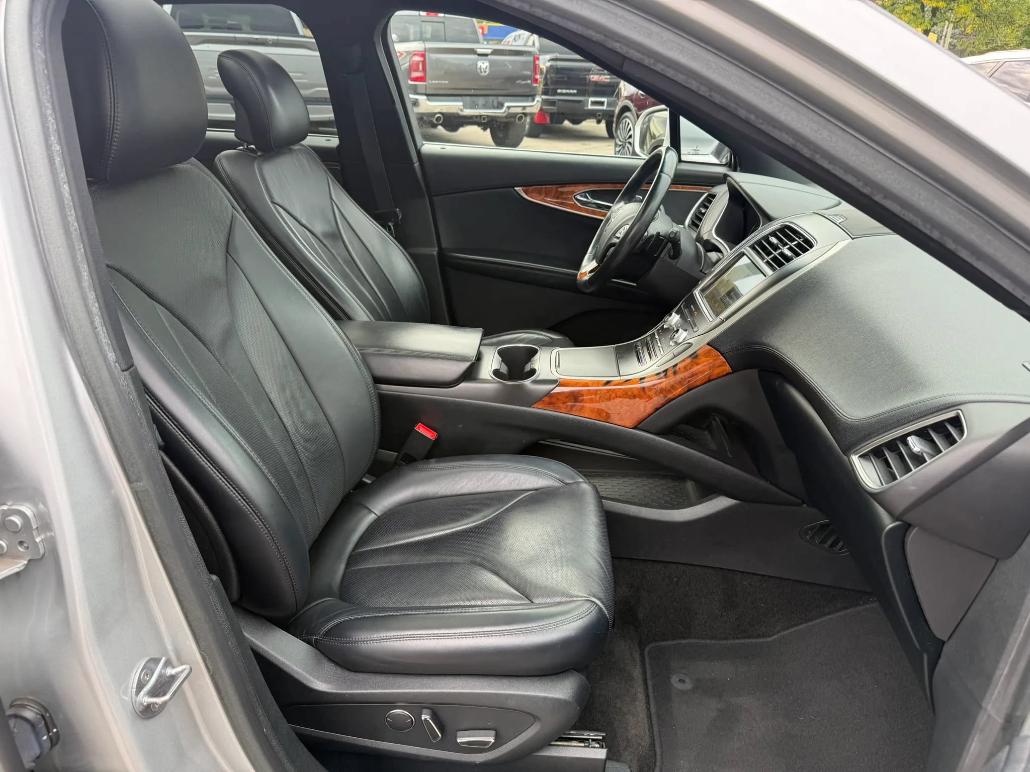 Used 2018 Lincoln MKX Reserve w/ Lincoln MKX Climate Package AWD/4WD image 33