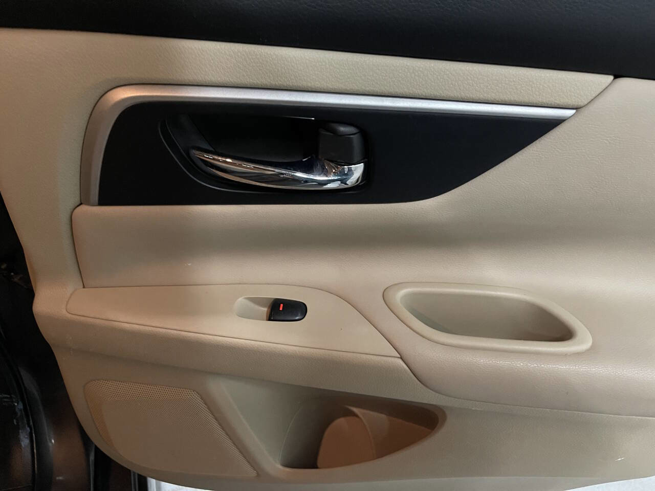 Used 2017 Nissan Altima 2.5 SV image 26