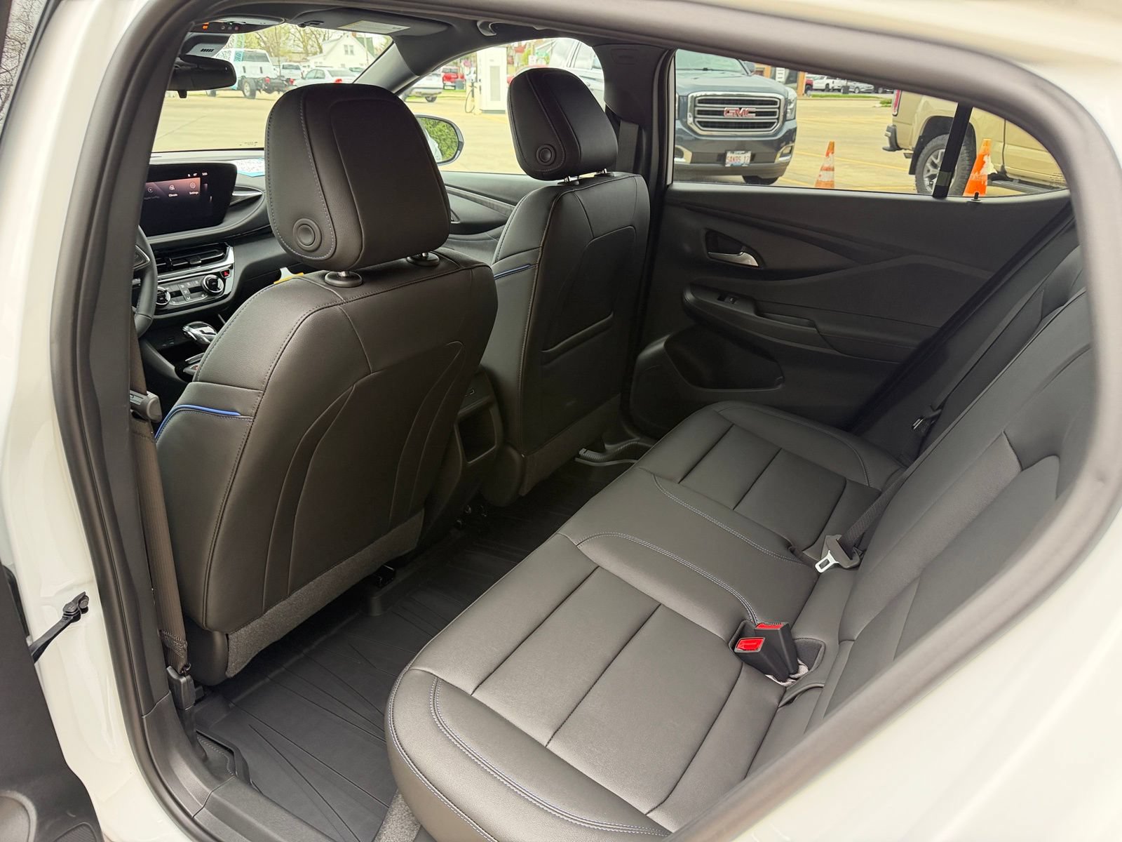 New 2026 Buick Envista Sport Touring w/ Convenience I Package FWD image 5