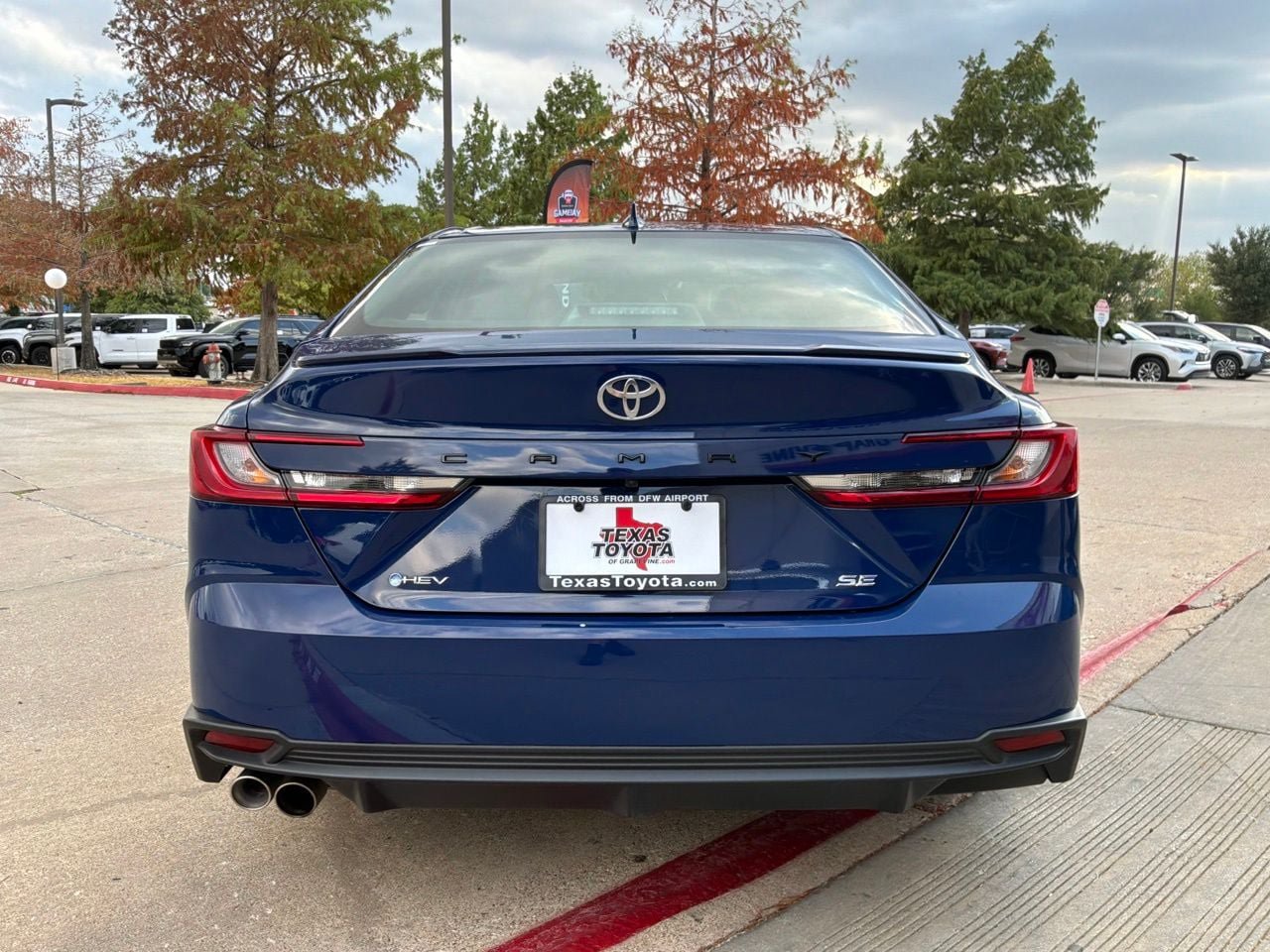 Used 2026 Toyota Camry SE FWD image 7