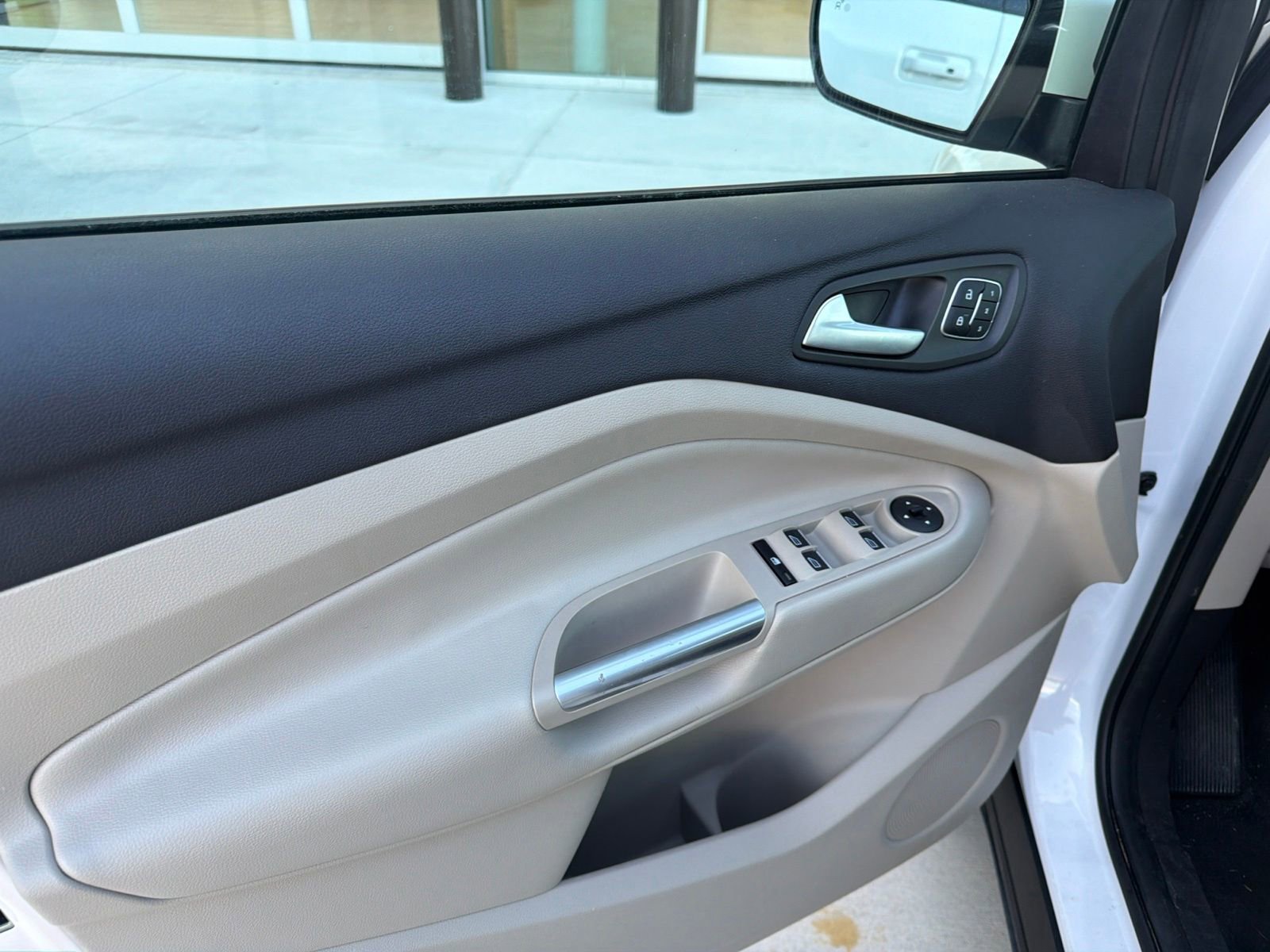 Used 2018 Ford Escape Titanium w/ Ford Safe & Smart Package AWD/4WD image 13