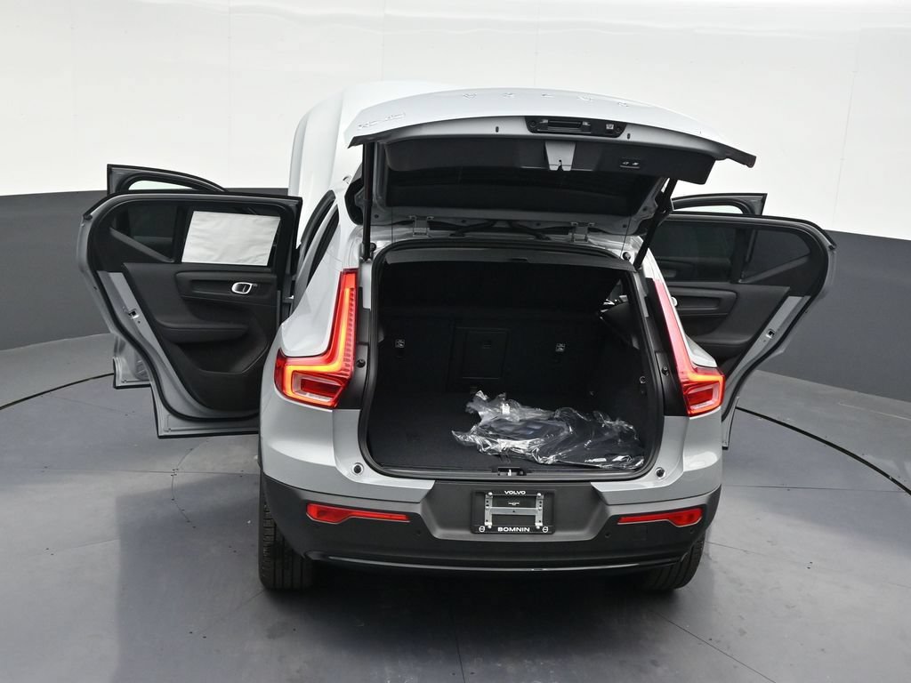 New 2026 Volvo XC40 B5 Plus AWD/4WD image 33