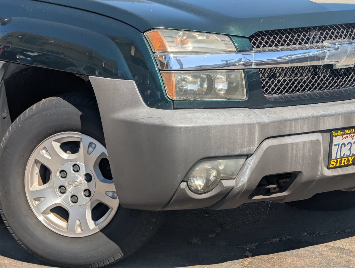 Used 2003 Chevrolet Avalanche 2WD image 3