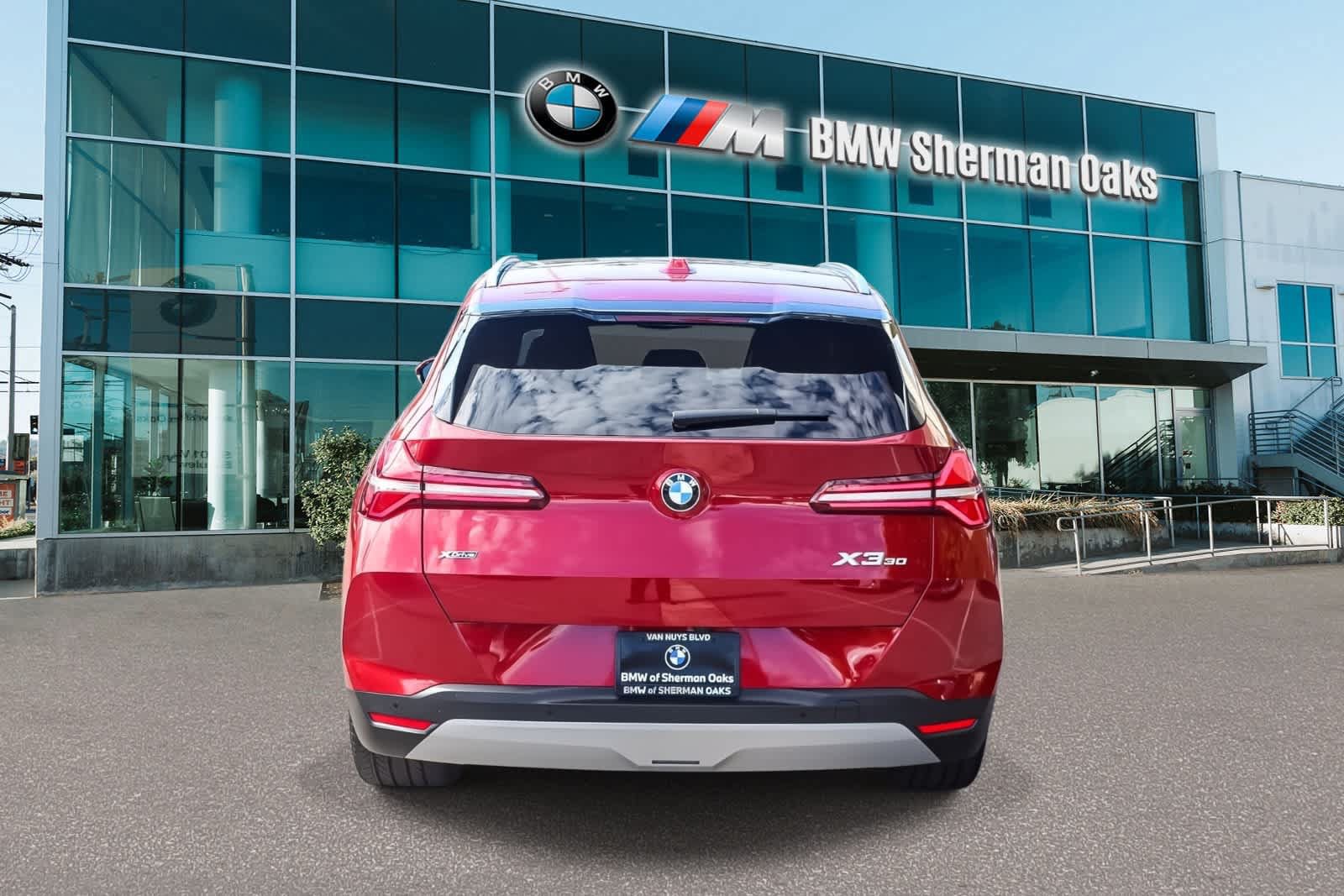 Used 2025 BMW X3 xDrive30i AWD/4WD image 5