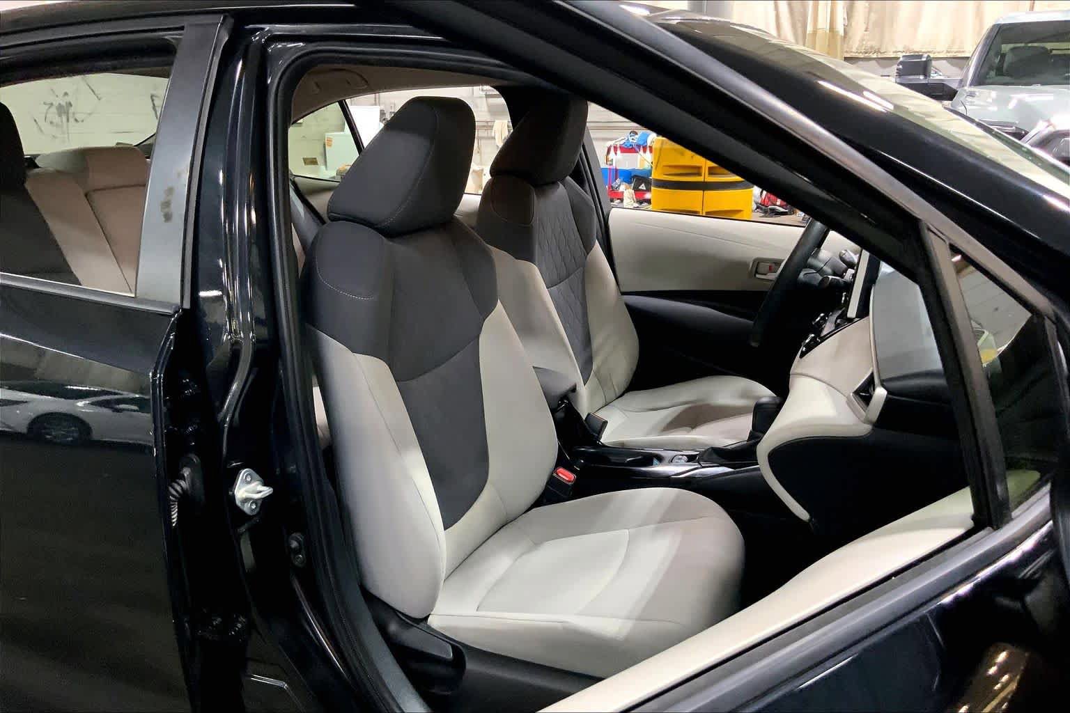 Used 2020 Toyota Corolla LE FWD image 9