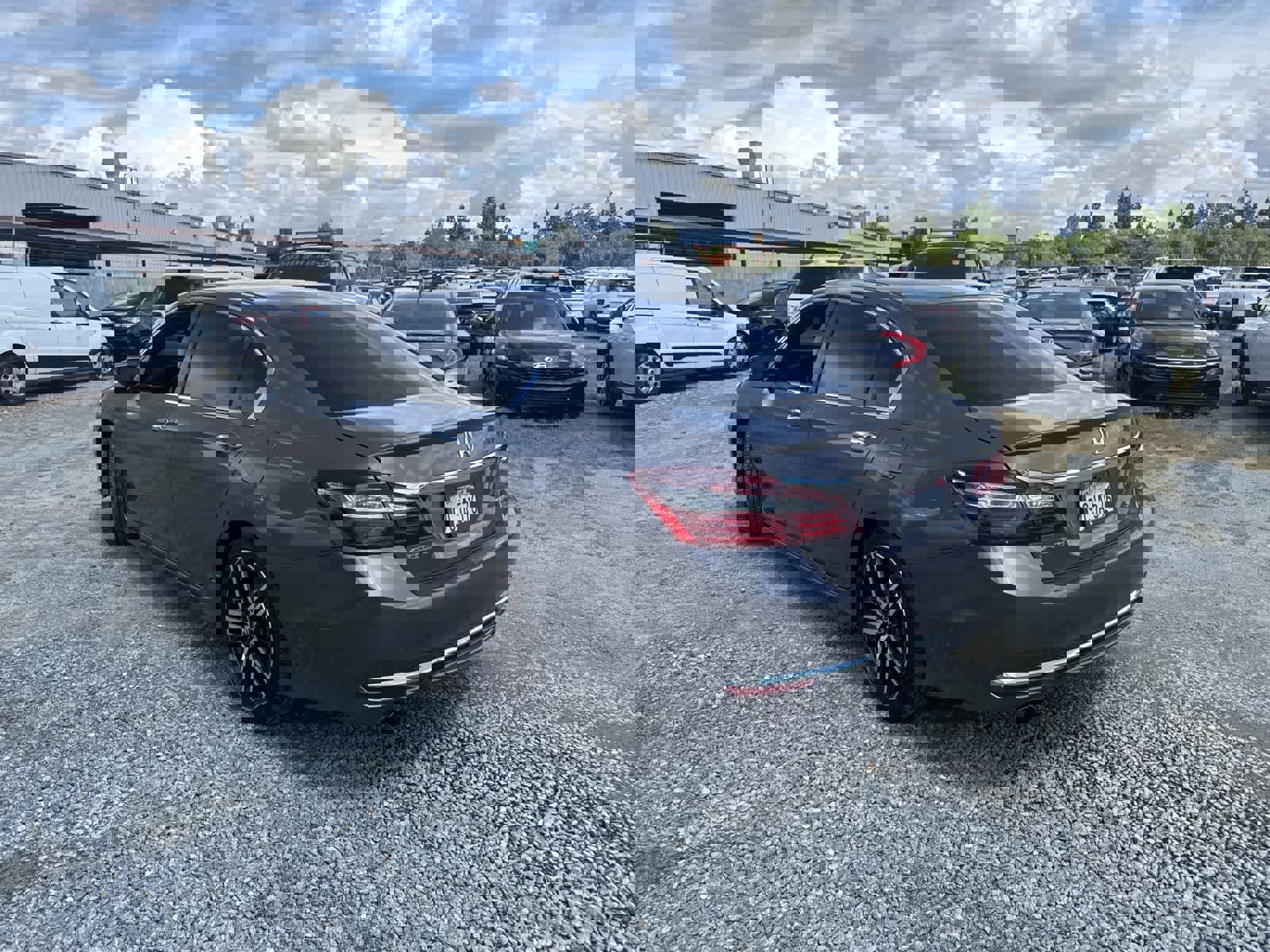 Used 2017 Honda Accord Sport image 7