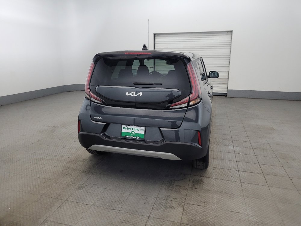 Used 2025 Kia Soul LX FWD image 7