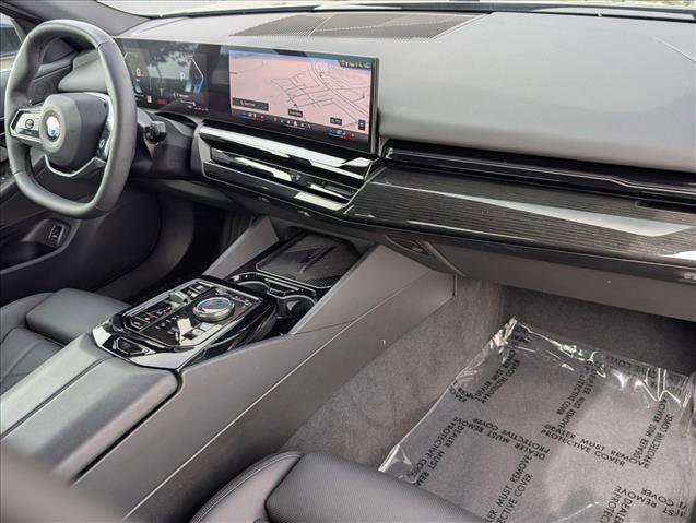 Certified 2025 BMW 530i RWD image 23