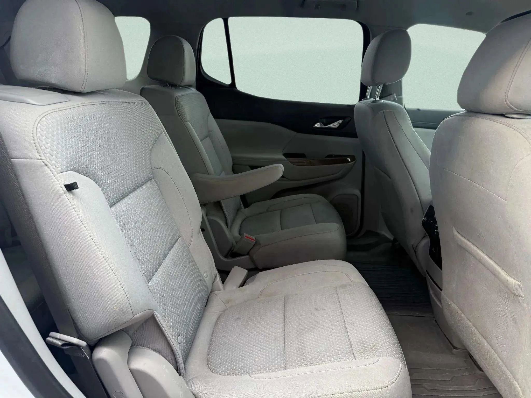 Used 2023 GMC Acadia SLE w/ Driver Convenience Package image 10