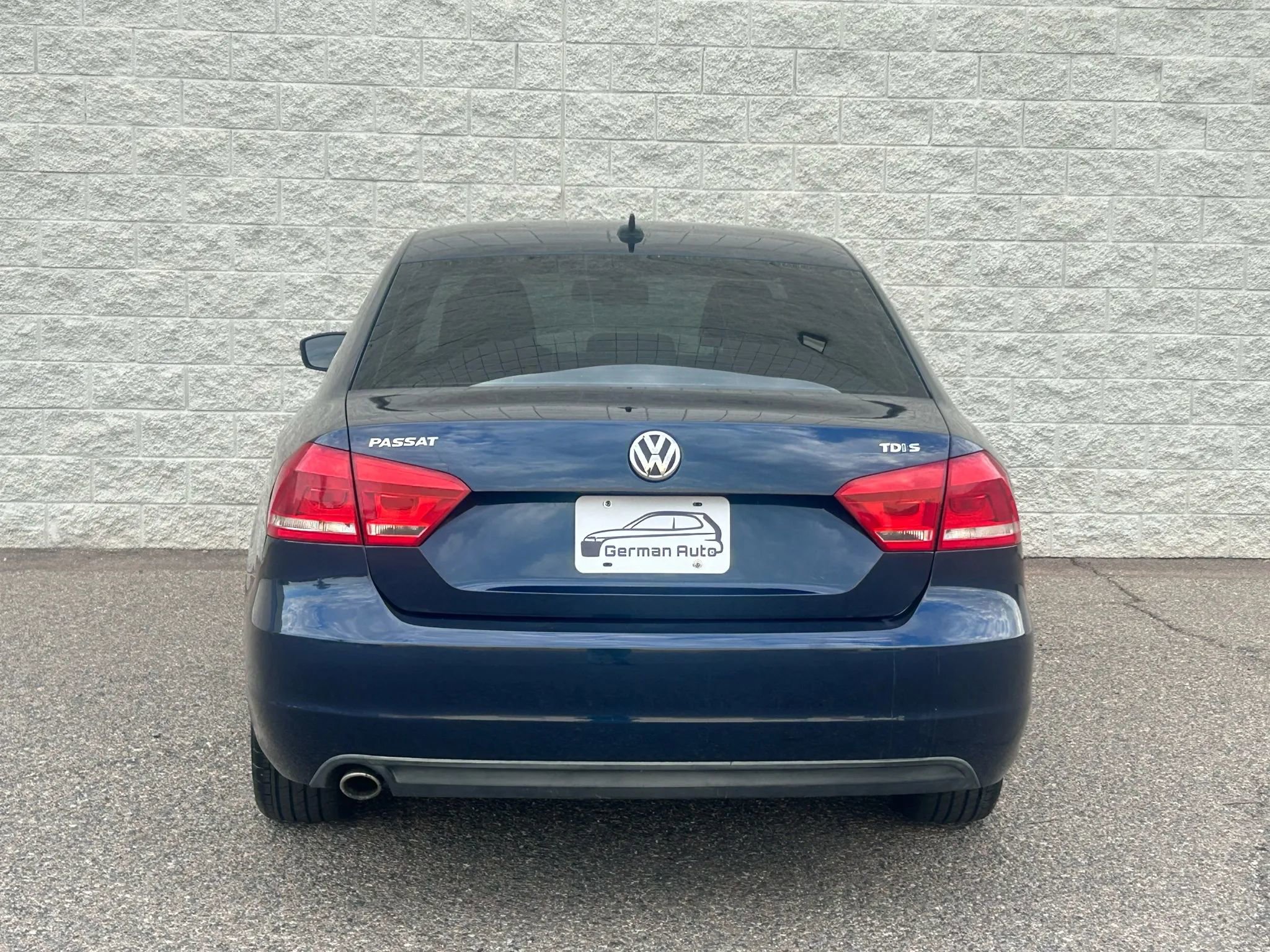 Used 2013 Volkswagen Passat TDI SE image 7