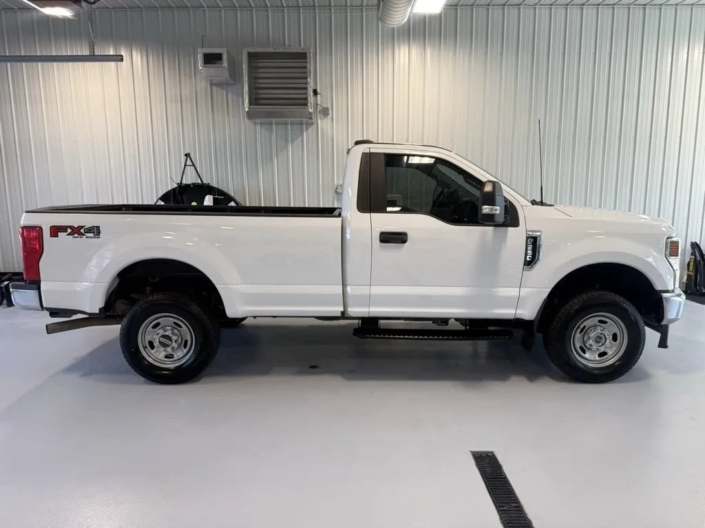 Used 2022 Ford F250 XL w/ Power Equipment Group AWD/4WD image 2