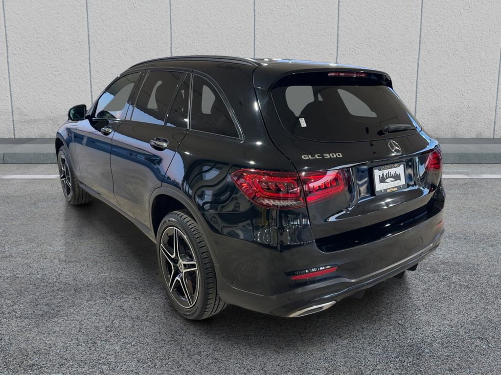 Used 2022 Mercedes-Benz GLC 300 4MATIC w/ AMG Line image 5