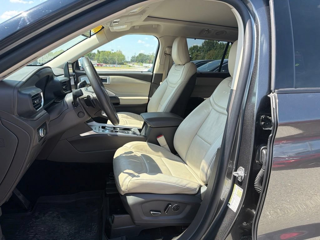Used 2020 Ford Explorer Platinum w/ Premium Technology Package AWD/4WD image 11