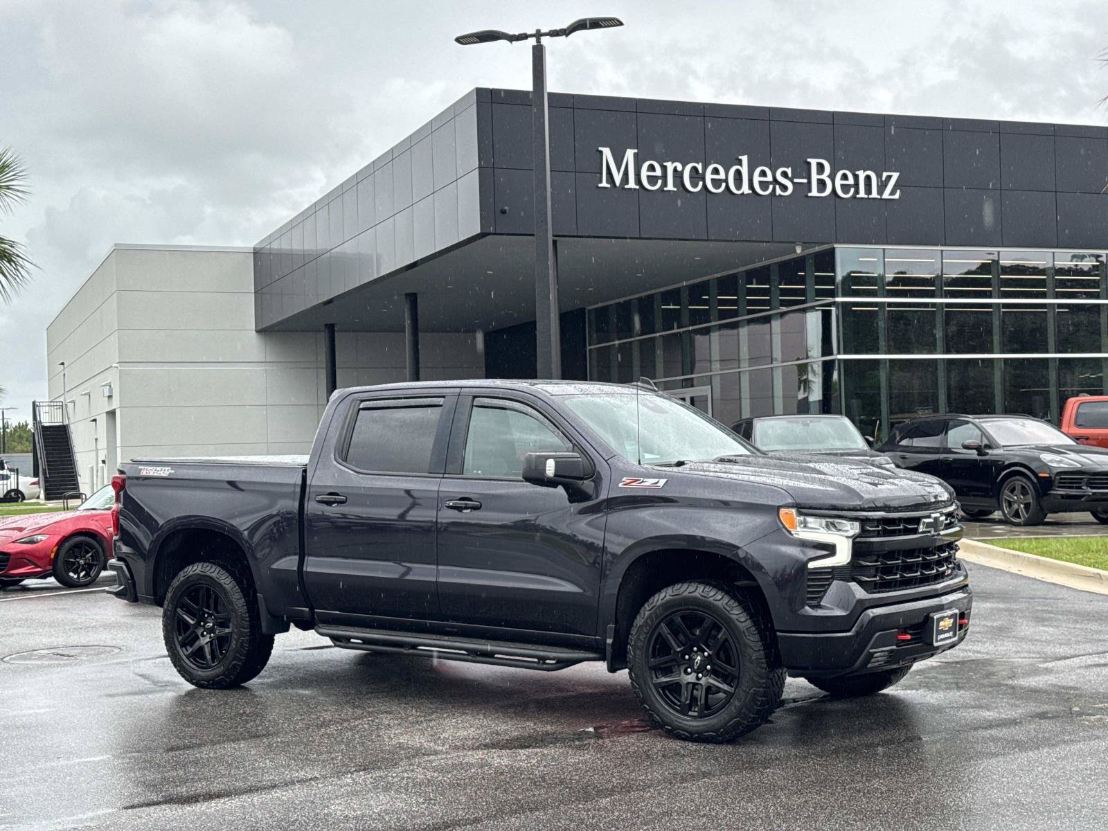 Used 2022 Chevrolet Silverado 1500 LT Trail Boss w/ LT Trail Boss Premium Package AWD/4WD image 1